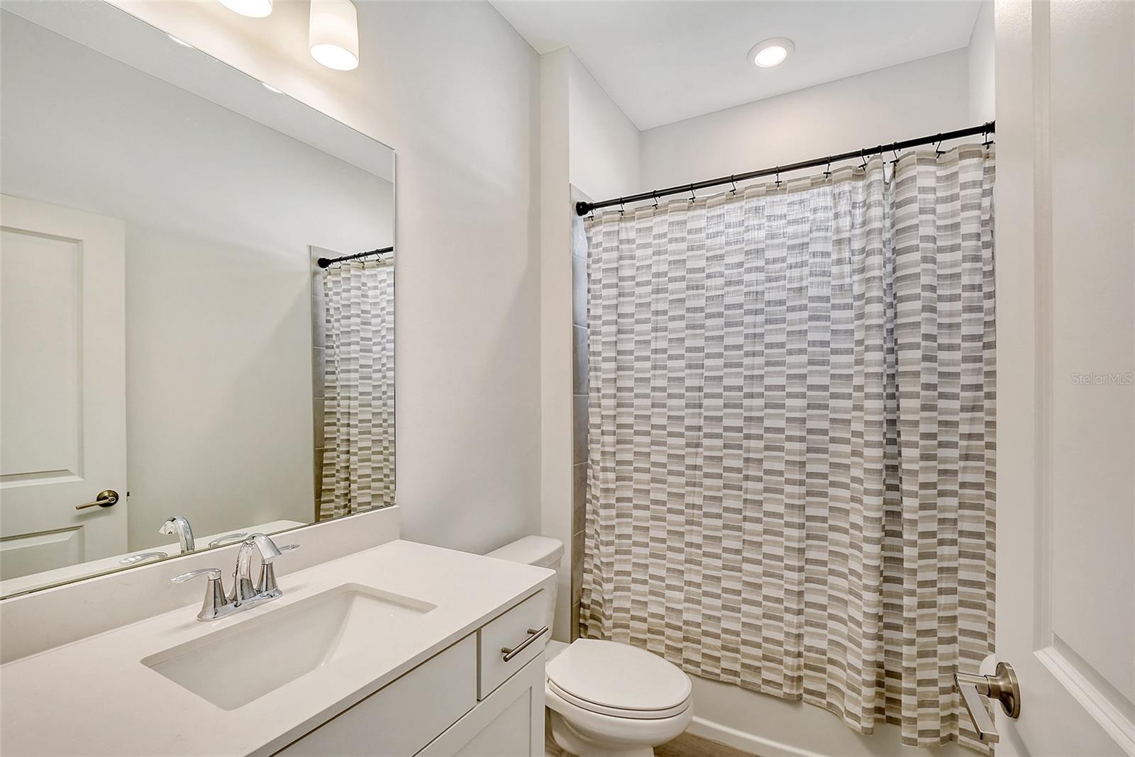 LORRAINE LAKES - Residential Lease