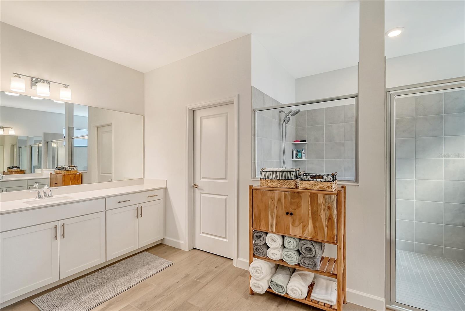 LORRAINE LAKES - Residential Lease