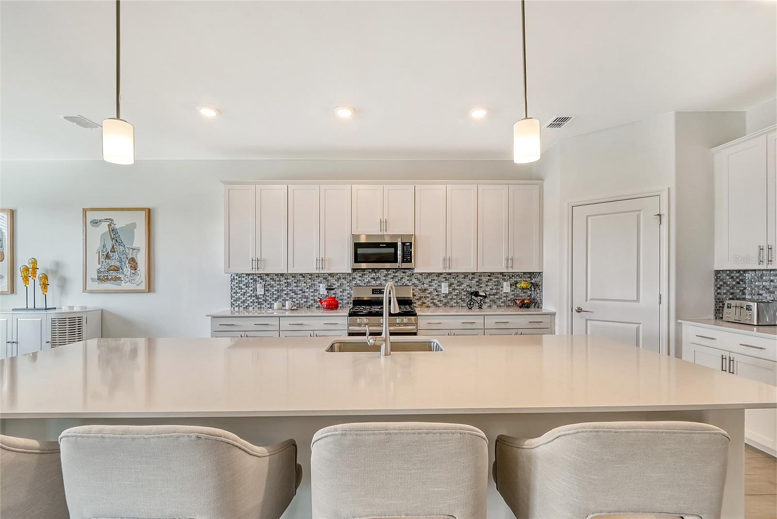 LORRAINE LAKES - Residential Lease