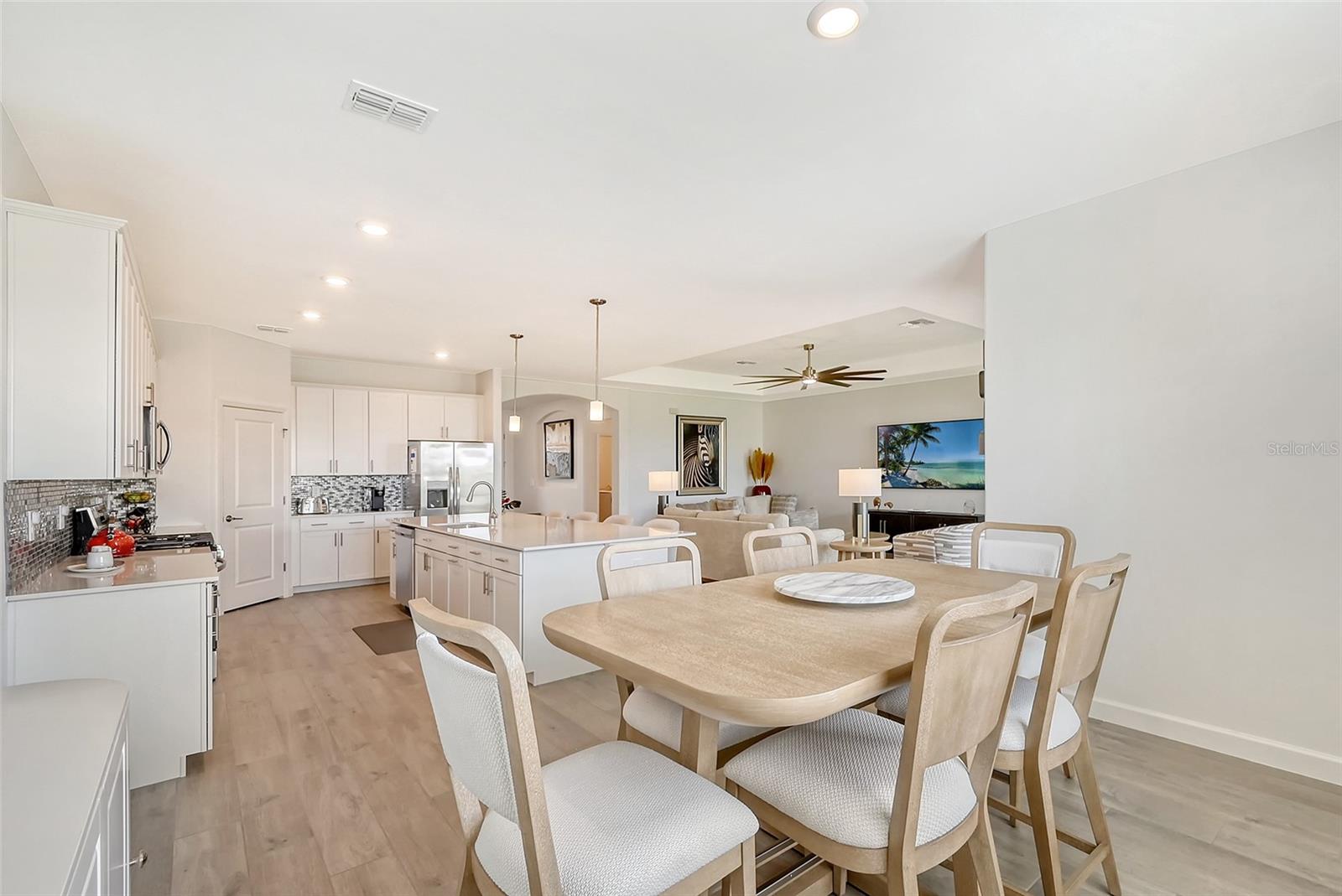 LORRAINE LAKES - Residential Lease