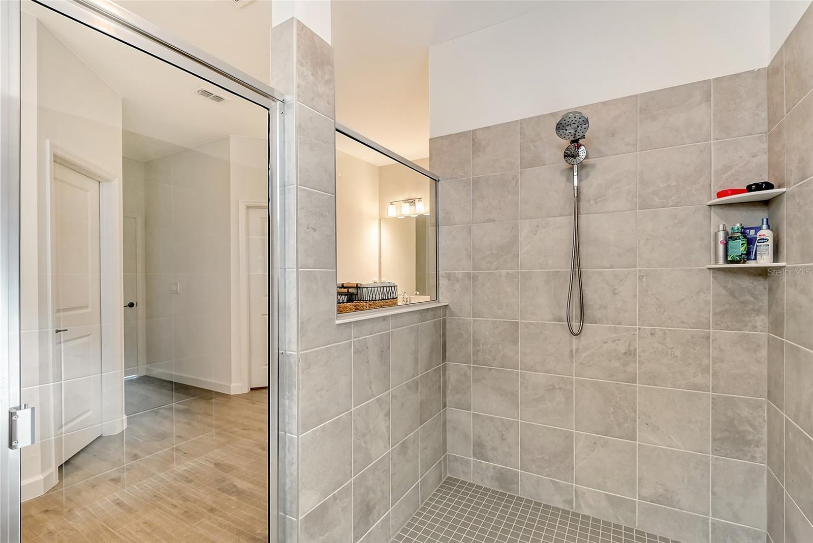 LORRAINE LAKES - Residential Lease