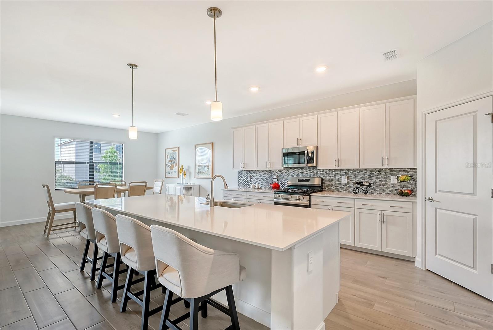 LORRAINE LAKES - Residential Lease