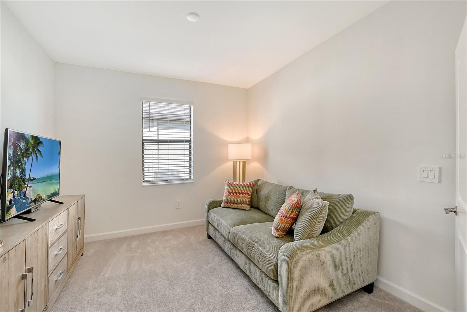 LORRAINE LAKES - Residential Lease