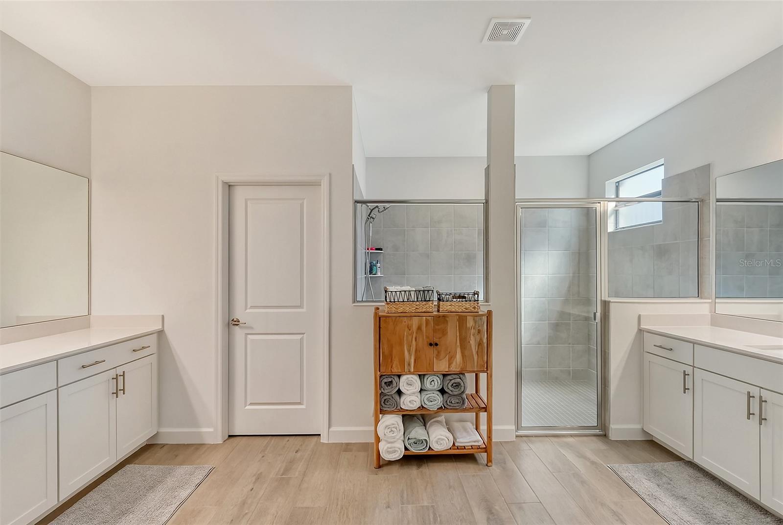 LORRAINE LAKES - Residential Lease