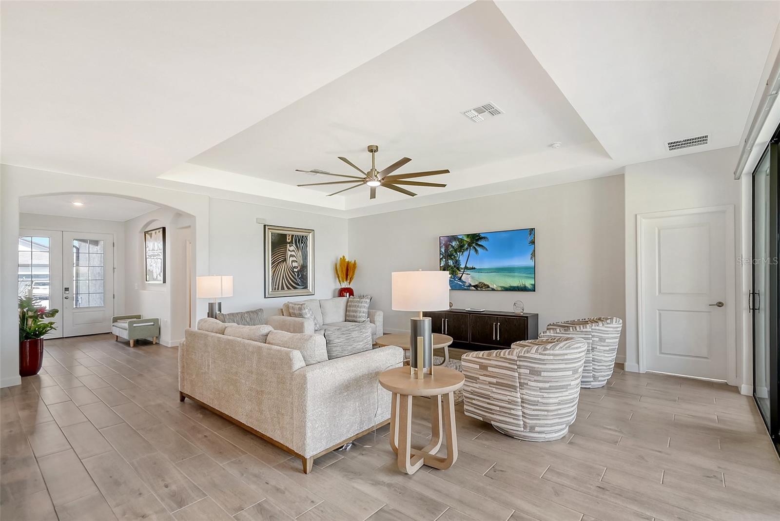 LORRAINE LAKES - Residential Lease