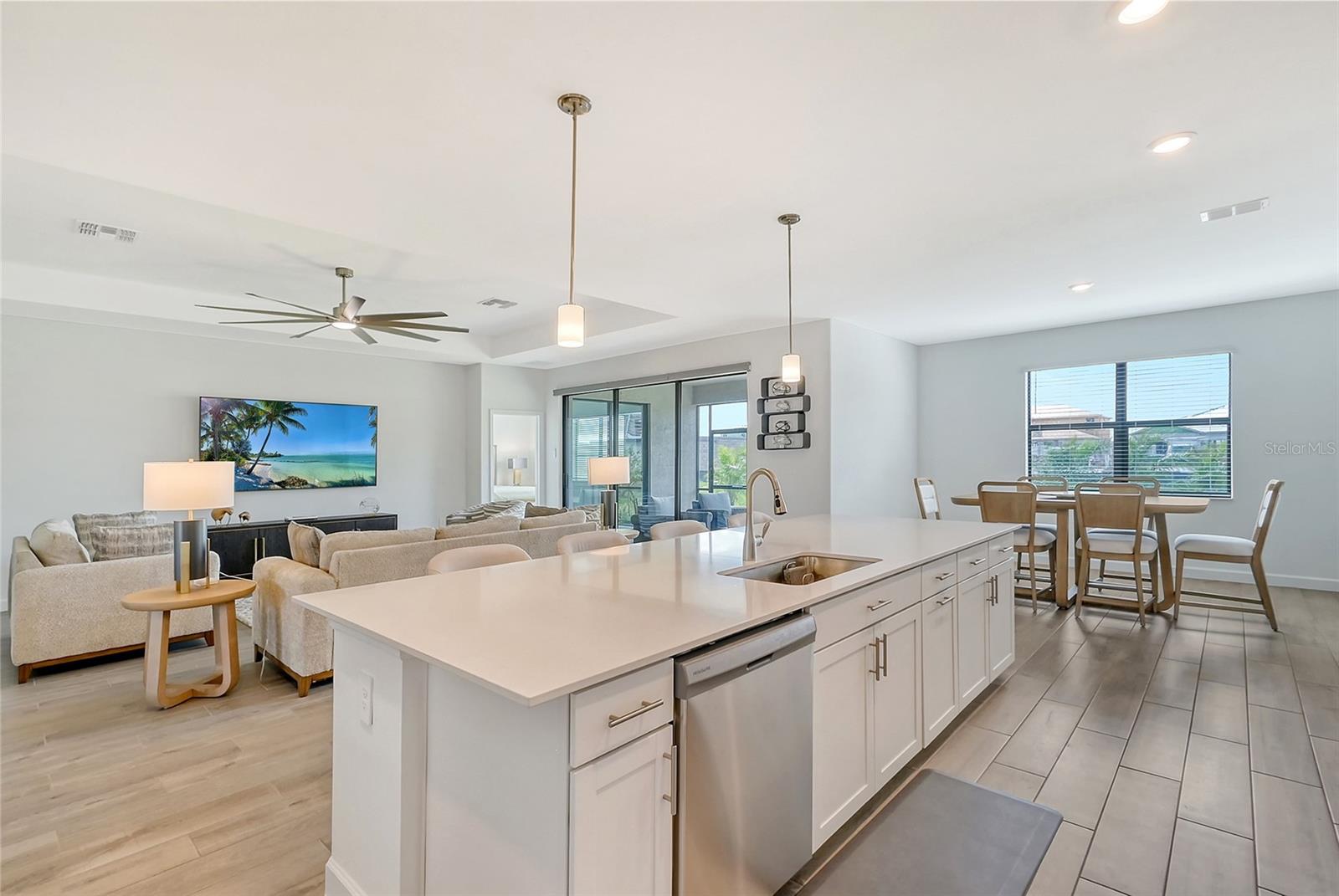 LORRAINE LAKES - Residential Lease