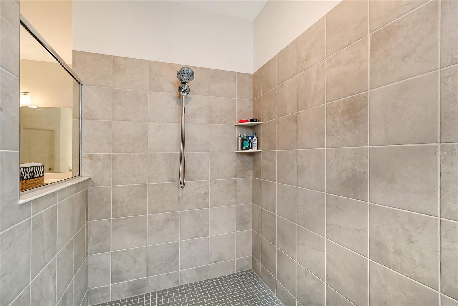 LORRAINE LAKES - Residential Lease