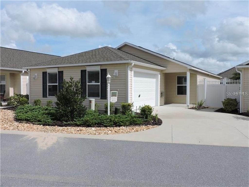 Photo of 853 Sapphire Place, The Villages, FL 32163 (MLS # OM713349)