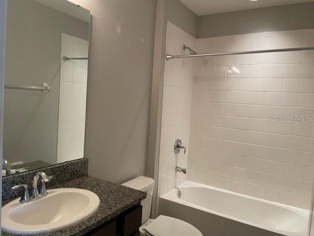 BAYTOWN SQUARE - Residential Lease