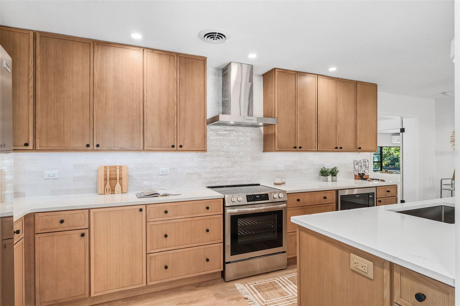 LAKE CONWAY ESTATES - Residential