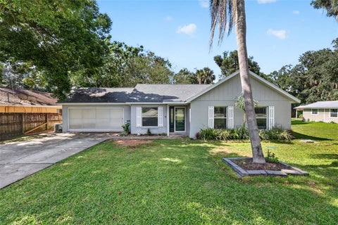Photo of 906 Kentucky Boulevard, Eustis, FL 32726 (MLS # O6451947)