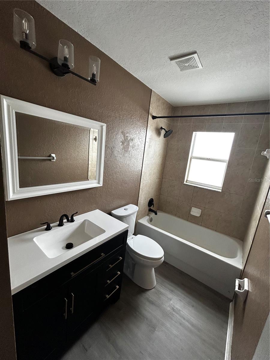 COLONIAL HILLS - Residential