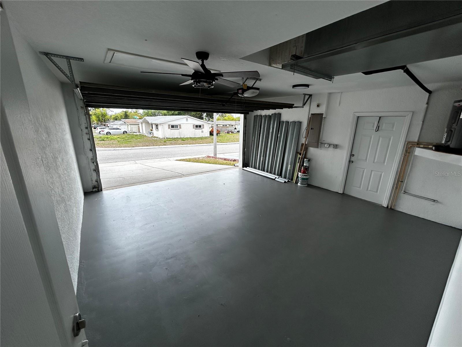 COLONIAL HILLS - Residential