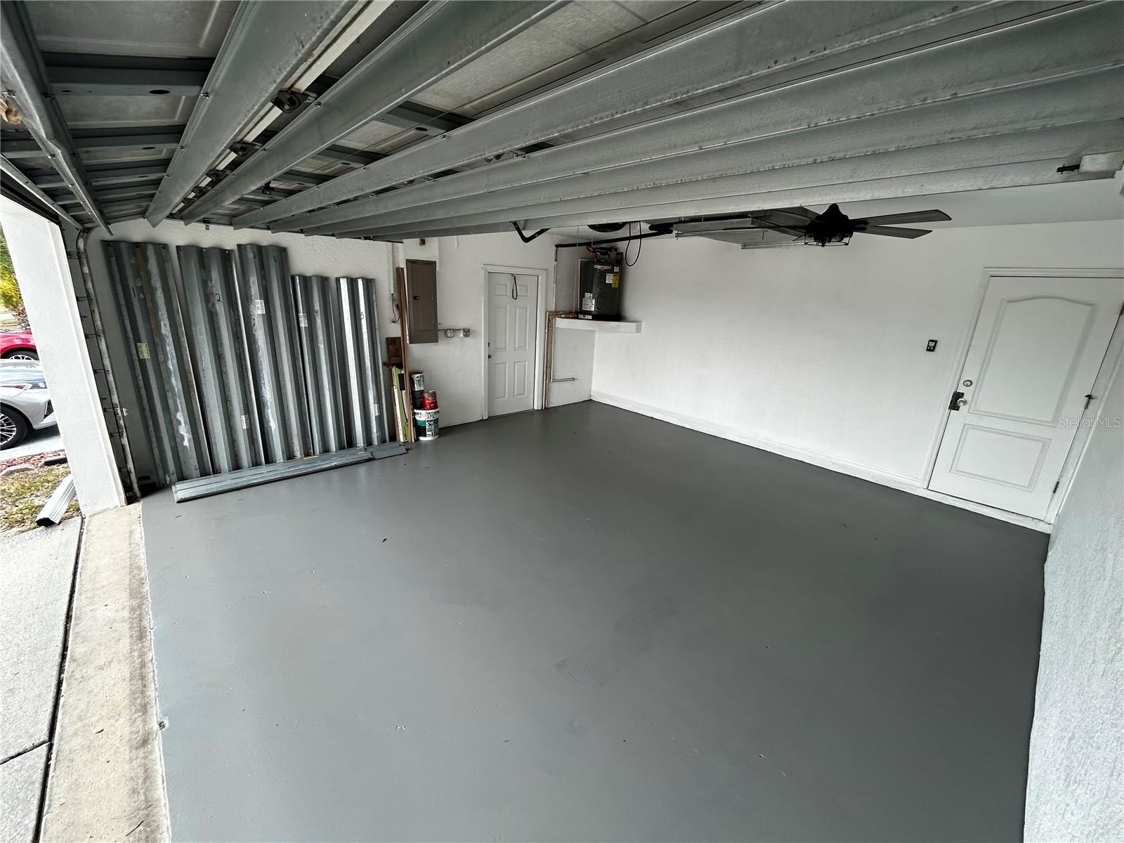 COLONIAL HILLS - Residential