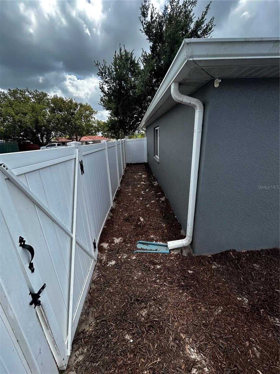 COLONIAL HILLS - Residential