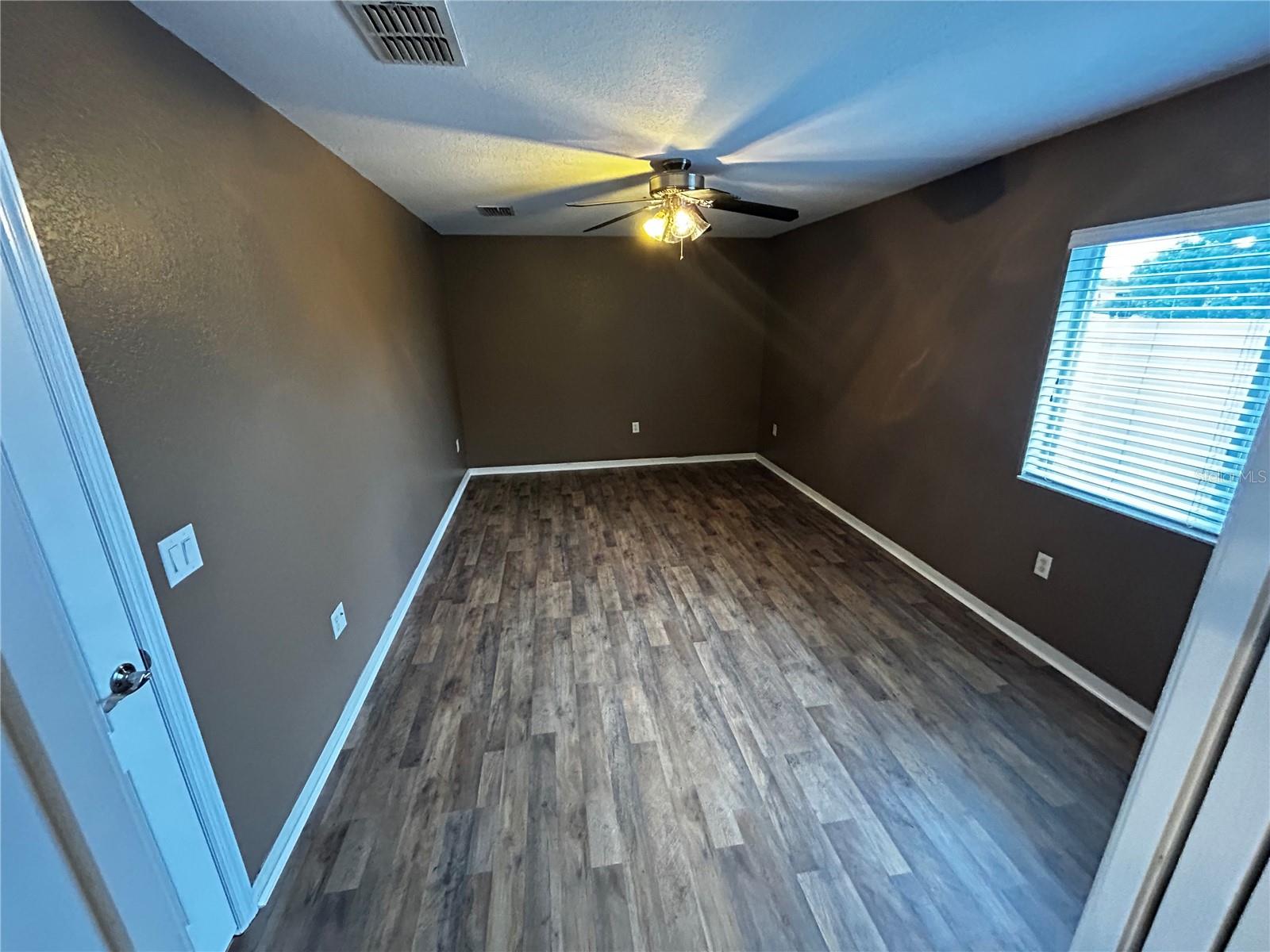 COLONIAL HILLS - Residential