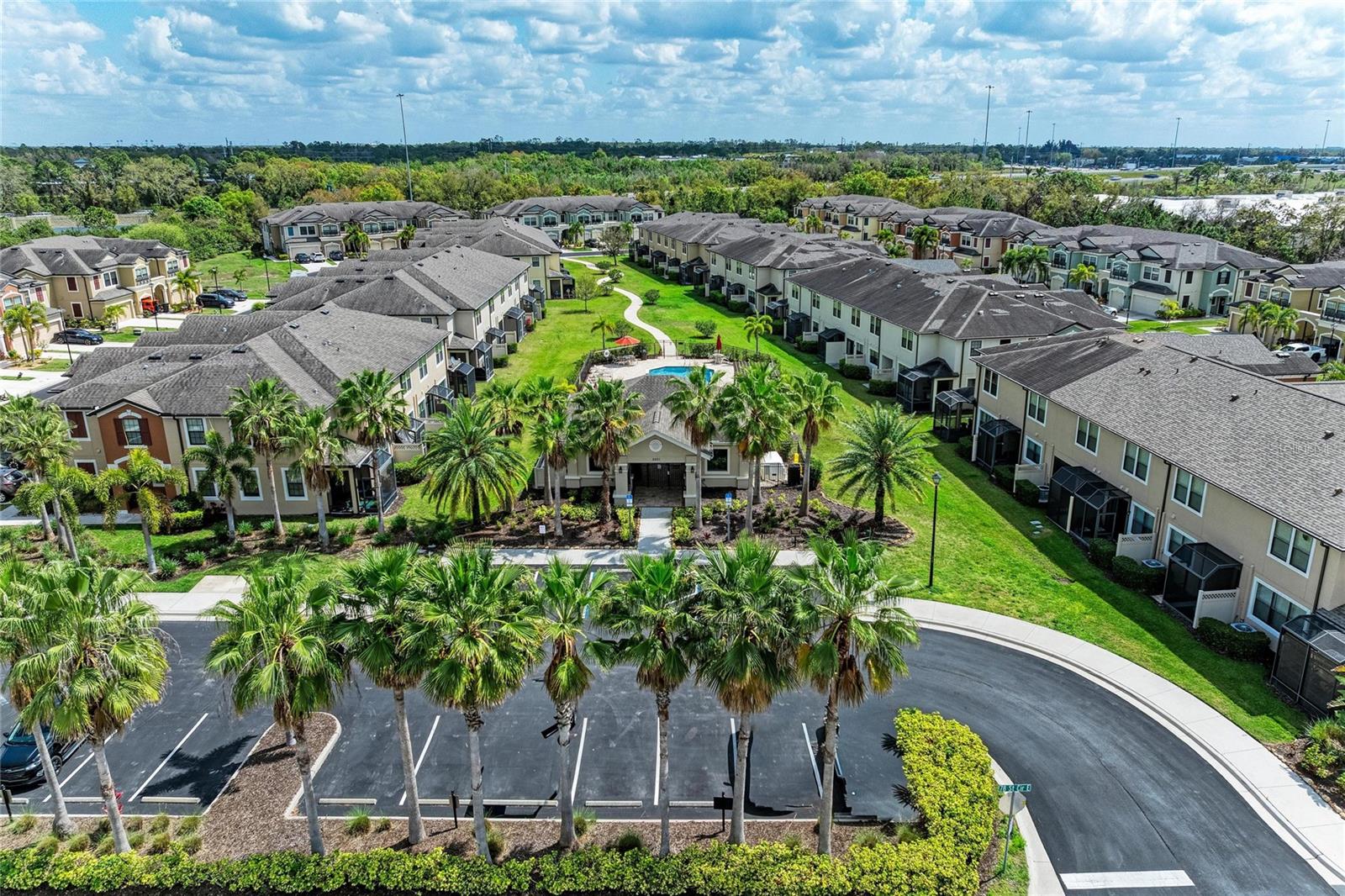 CREEKWOOD TWNHMS - Residential