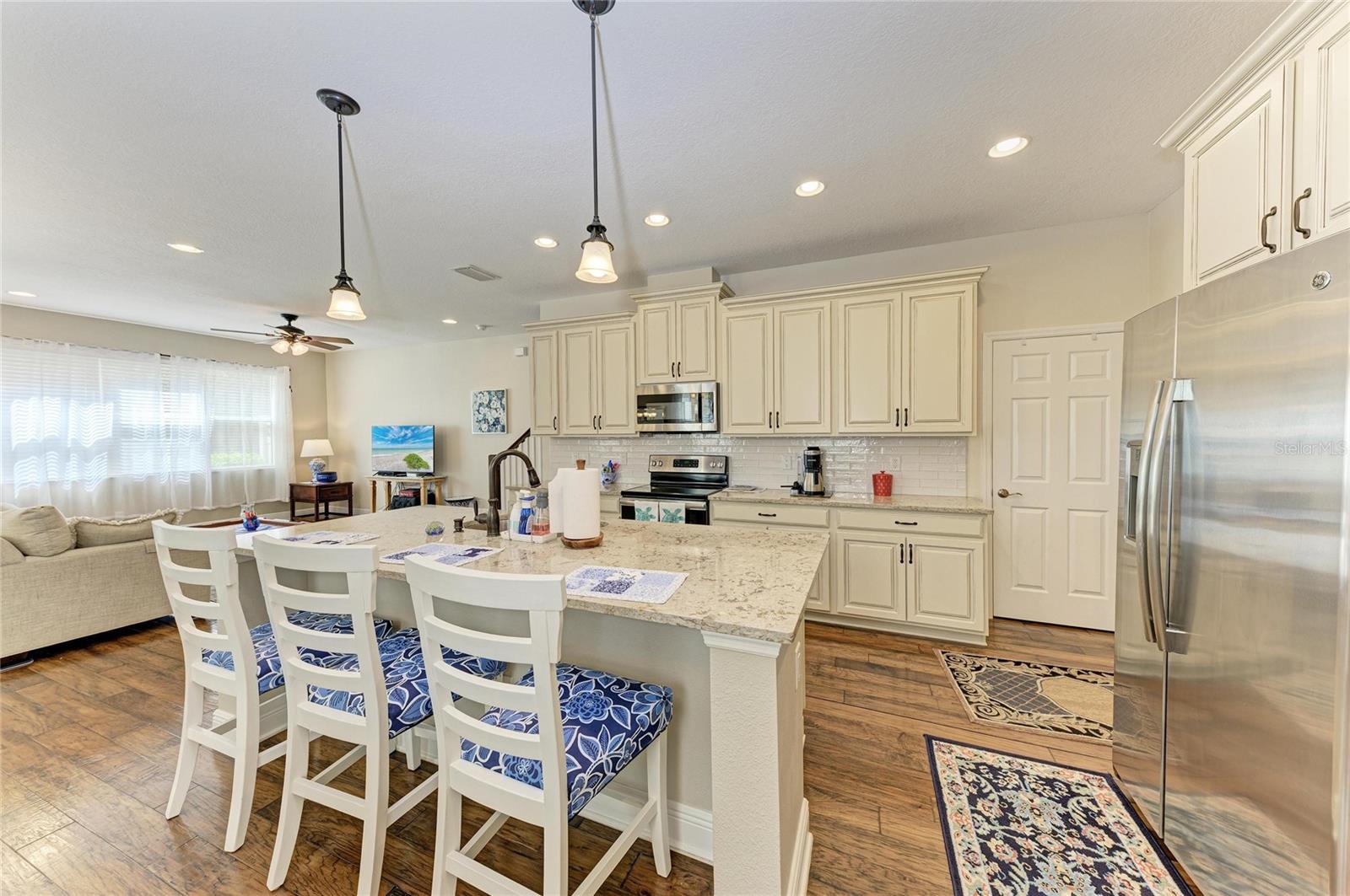 CREEKWOOD TWNHMS - Residential