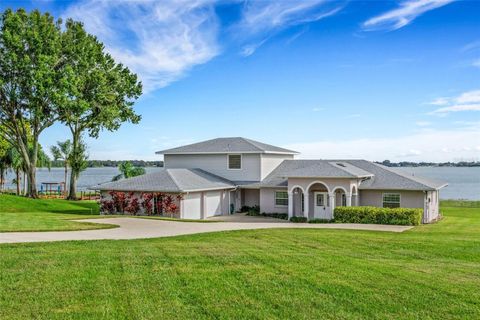 A home in WINTER HAVEN