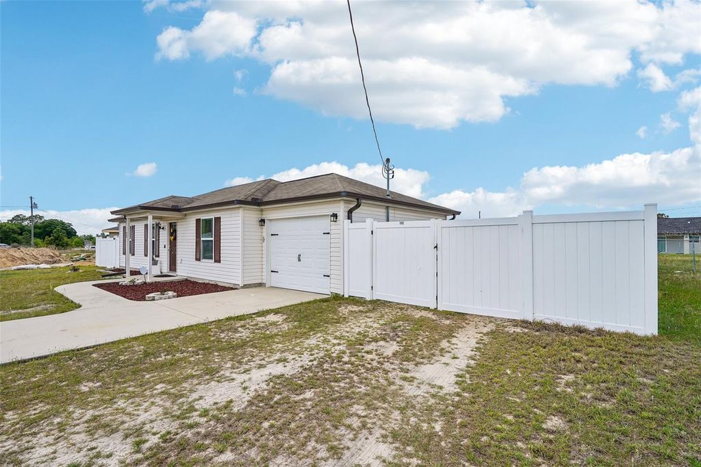 Photo of 22 Walnut Run, Ocala, FL 34480 (MLS # O6402118)