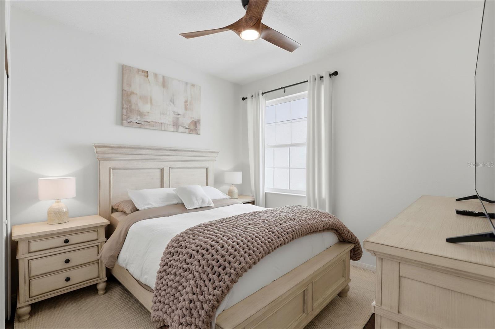 WATERS EDGE/LK NONA 02 A B & - Residential