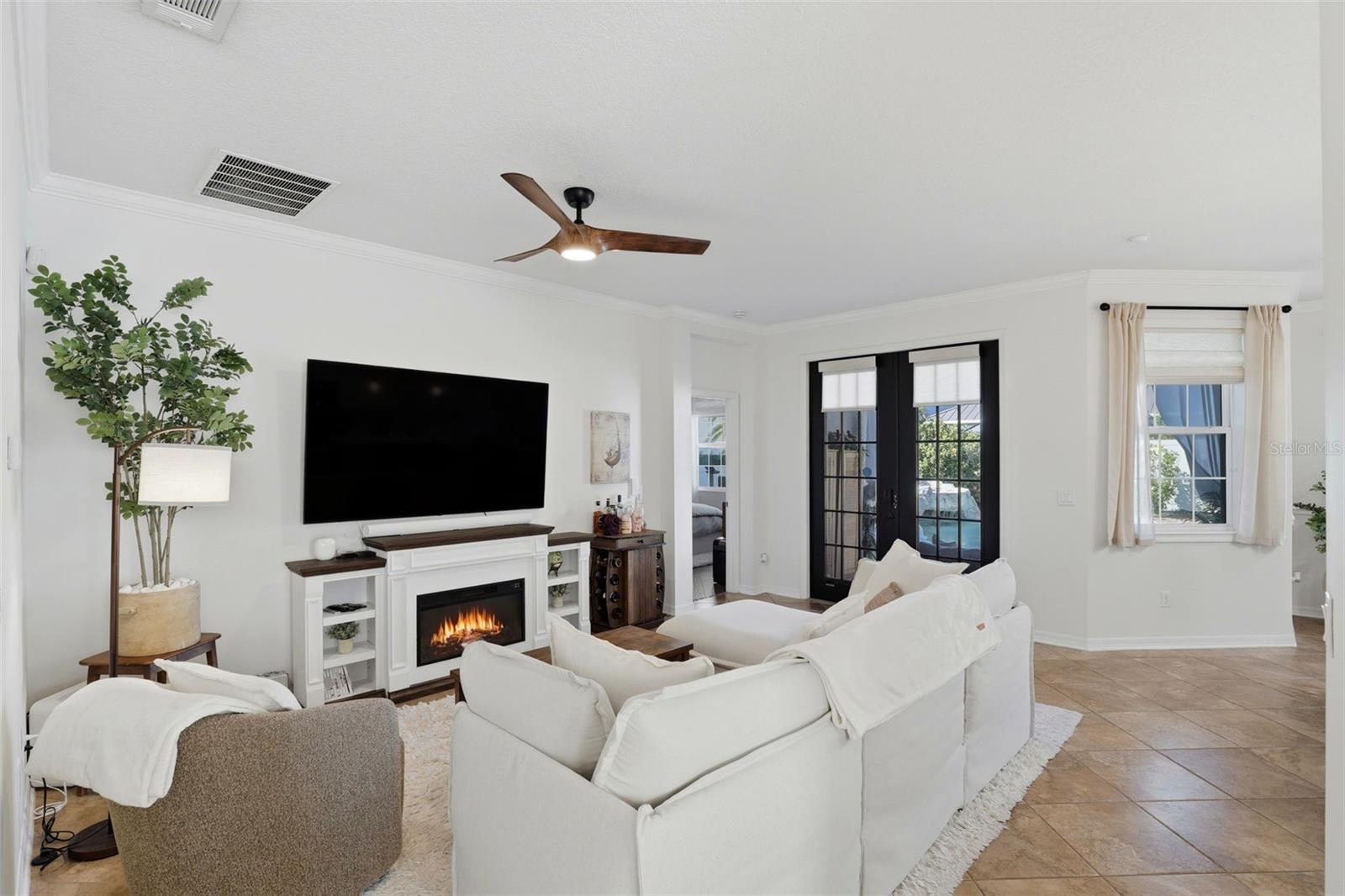 WATERS EDGE/LK NONA 02 A B & - Residential