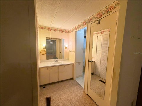 Tiny photo for 209 Jacaranda Drive, Leesburg, FL 34748 (MLS # R4911523)