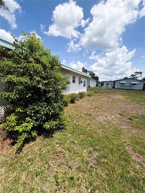 Tiny photo for 209 Jacaranda Drive, Leesburg, FL 34748 (MLS # R4911523)