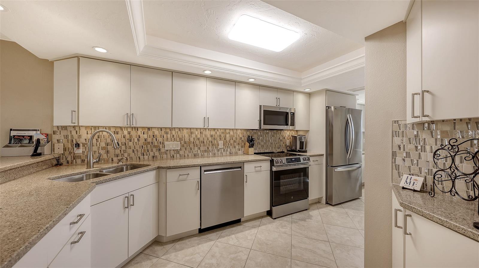 GULF & BAY CLUB PH 2 - Residential