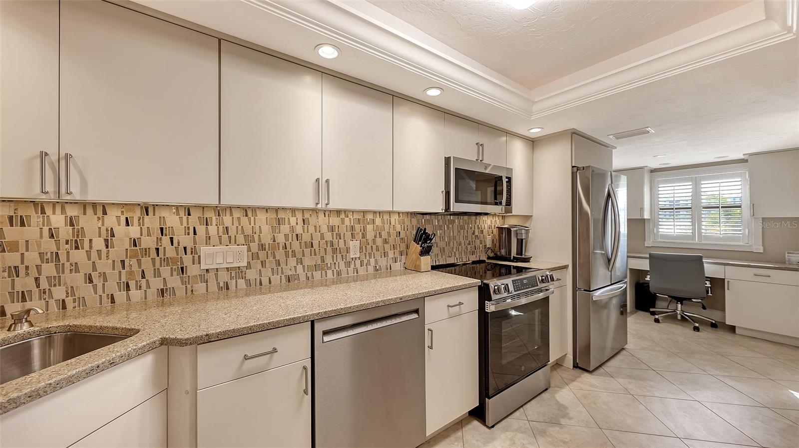 GULF & BAY CLUB PH 2 - Residential