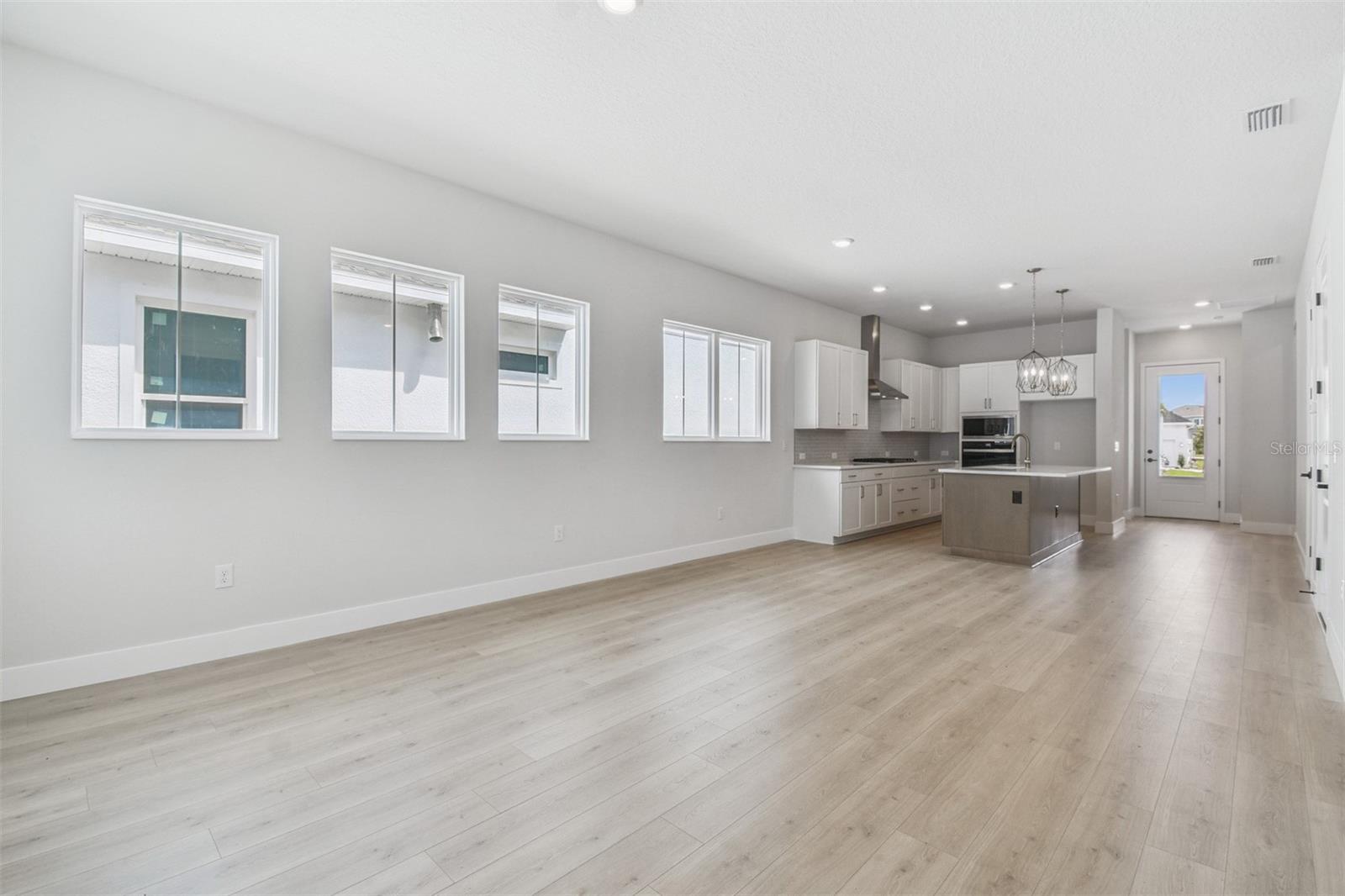 EMERALD LANDING AT WATERSIDE - Residential