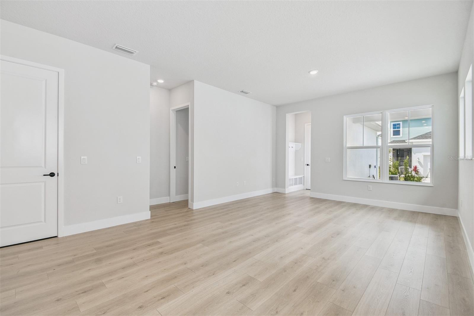 EMERALD LANDING AT WATERSIDE - Residential