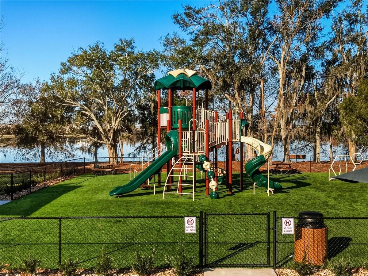 TOWNHOMES AT REGATTA LANDING - Residential