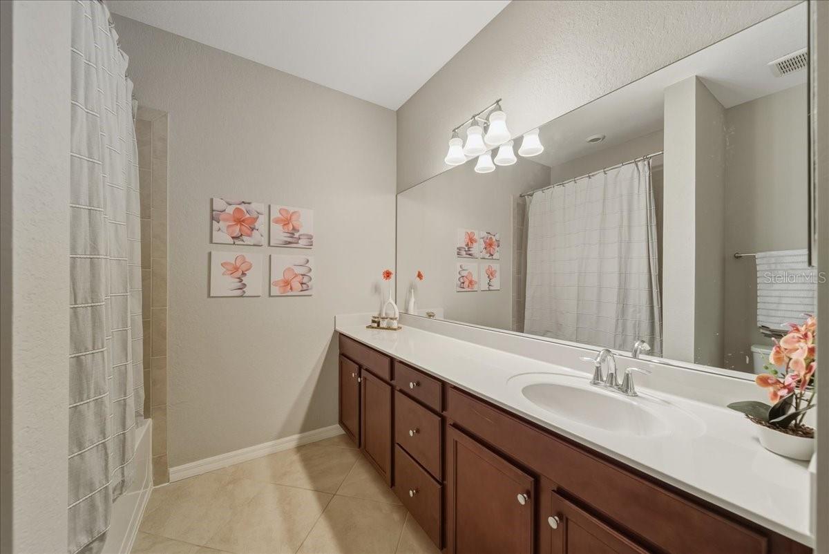 TOWNHOMES AT REGATTA LANDING - Residential