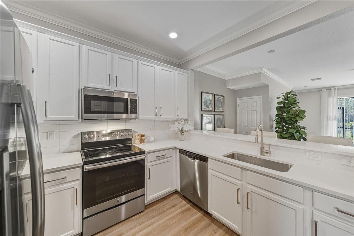 TOWNHOMES AT REGATTA LANDING - Residential