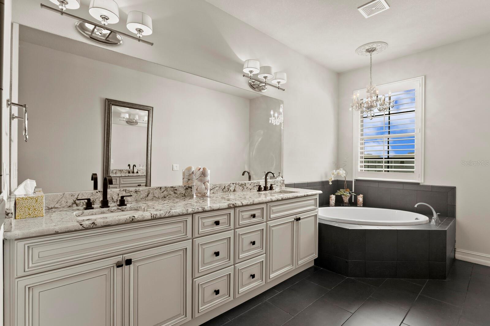 AUDUBON AVE TWNHMS - Residential