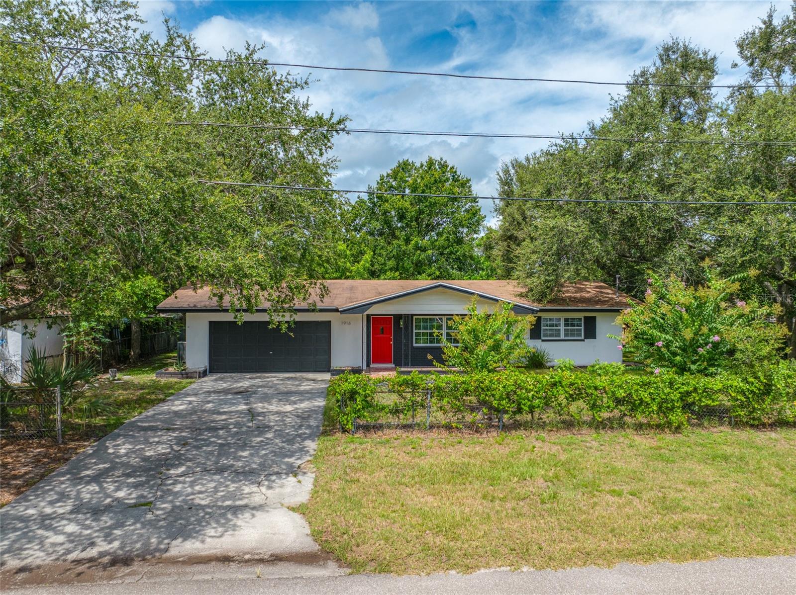 1916 MACOMBER AVENUE