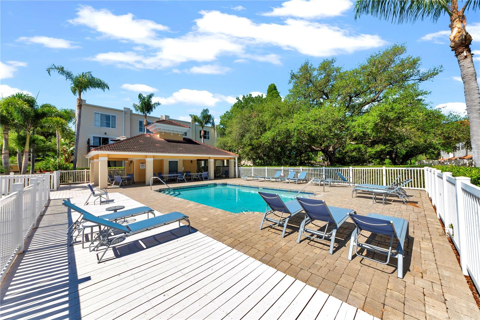 BAYSHORE WEST TWNHMS PH - Residential
