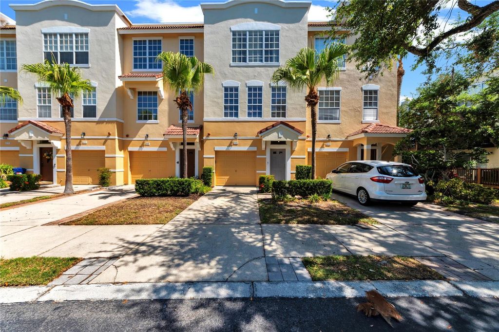 Photo of 3115 Bayshore Oaks Drive, Tampa, FL 33611 (MLS # TB8504026)