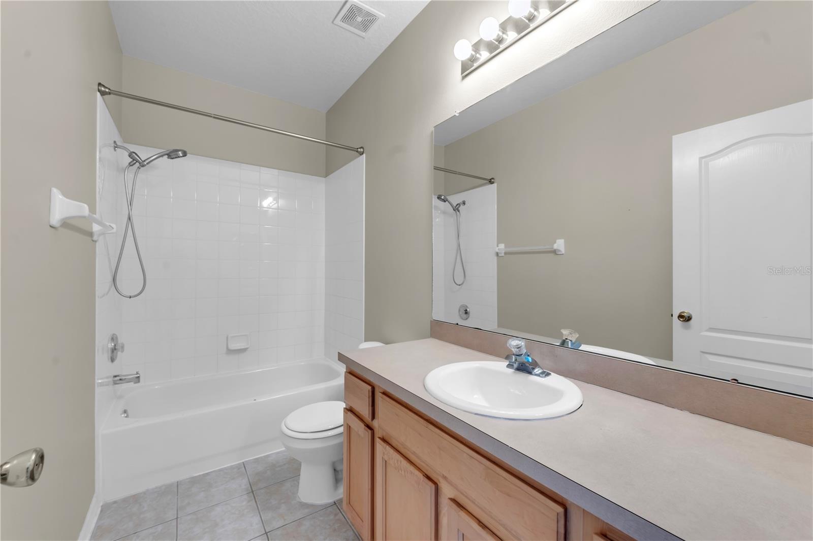 BAYSHORE WEST TWNHMS PH - Residential