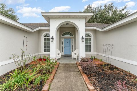 A home in AUBURNDALE