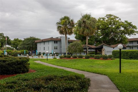 A home in WINTER HAVEN