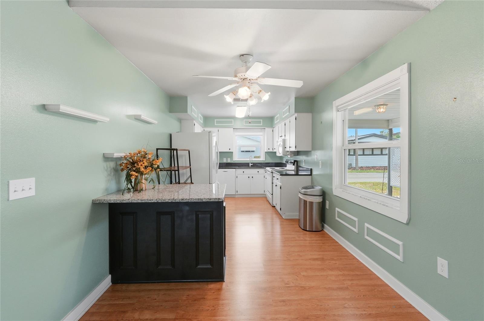 COLONNADES PH 01 - Residential