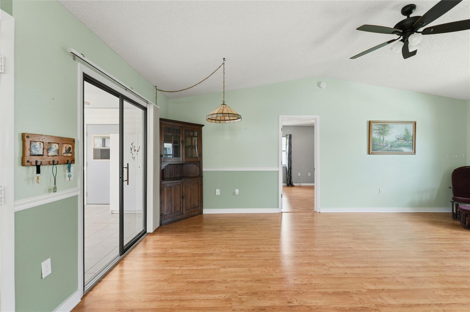 COLONNADES PH 01 - Residential