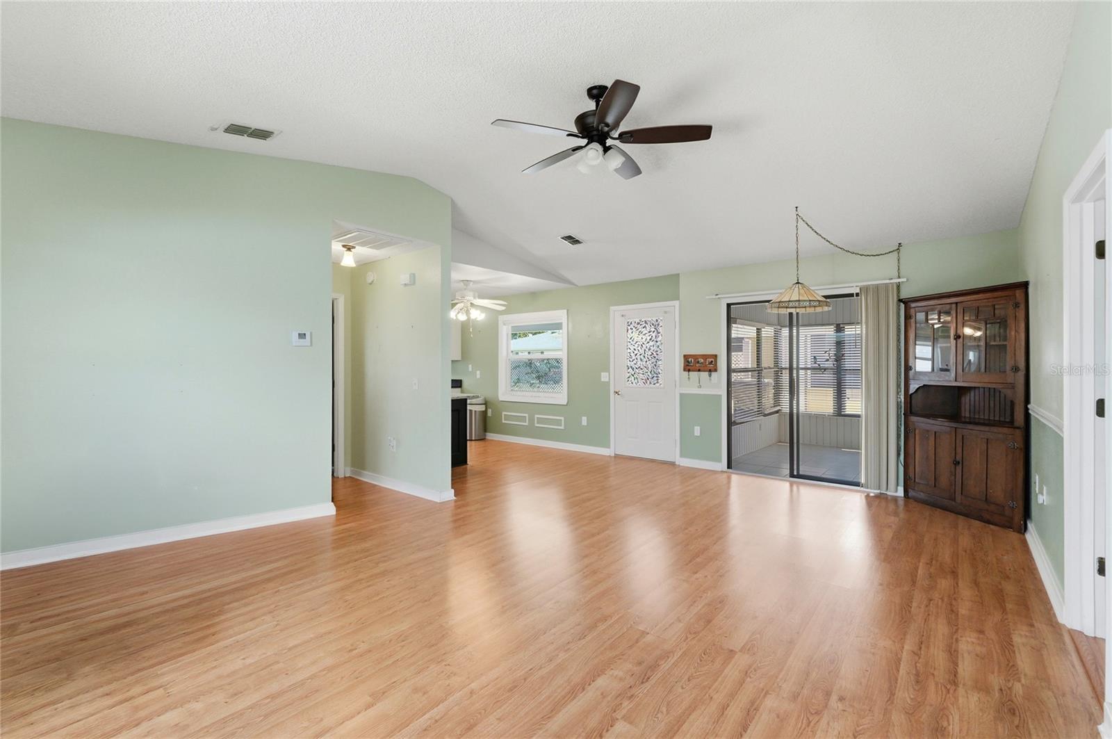 COLONNADES PH 01 - Residential