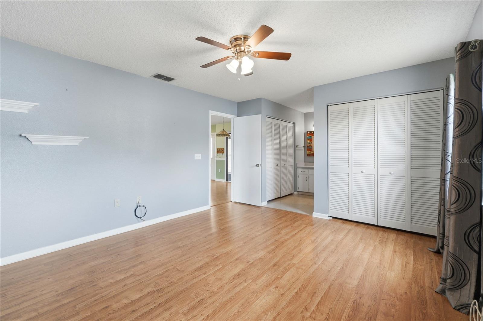 COLONNADES PH 01 - Residential