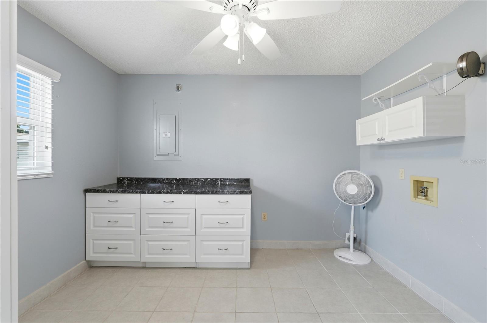 COLONNADES PH 01 - Residential