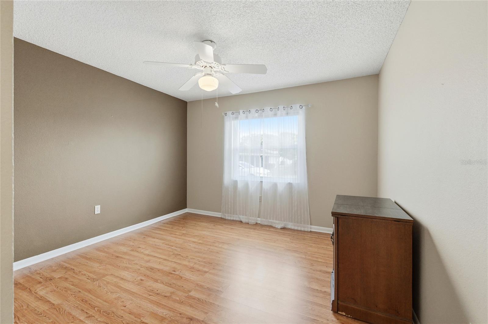 COLONNADES PH 01 - Residential