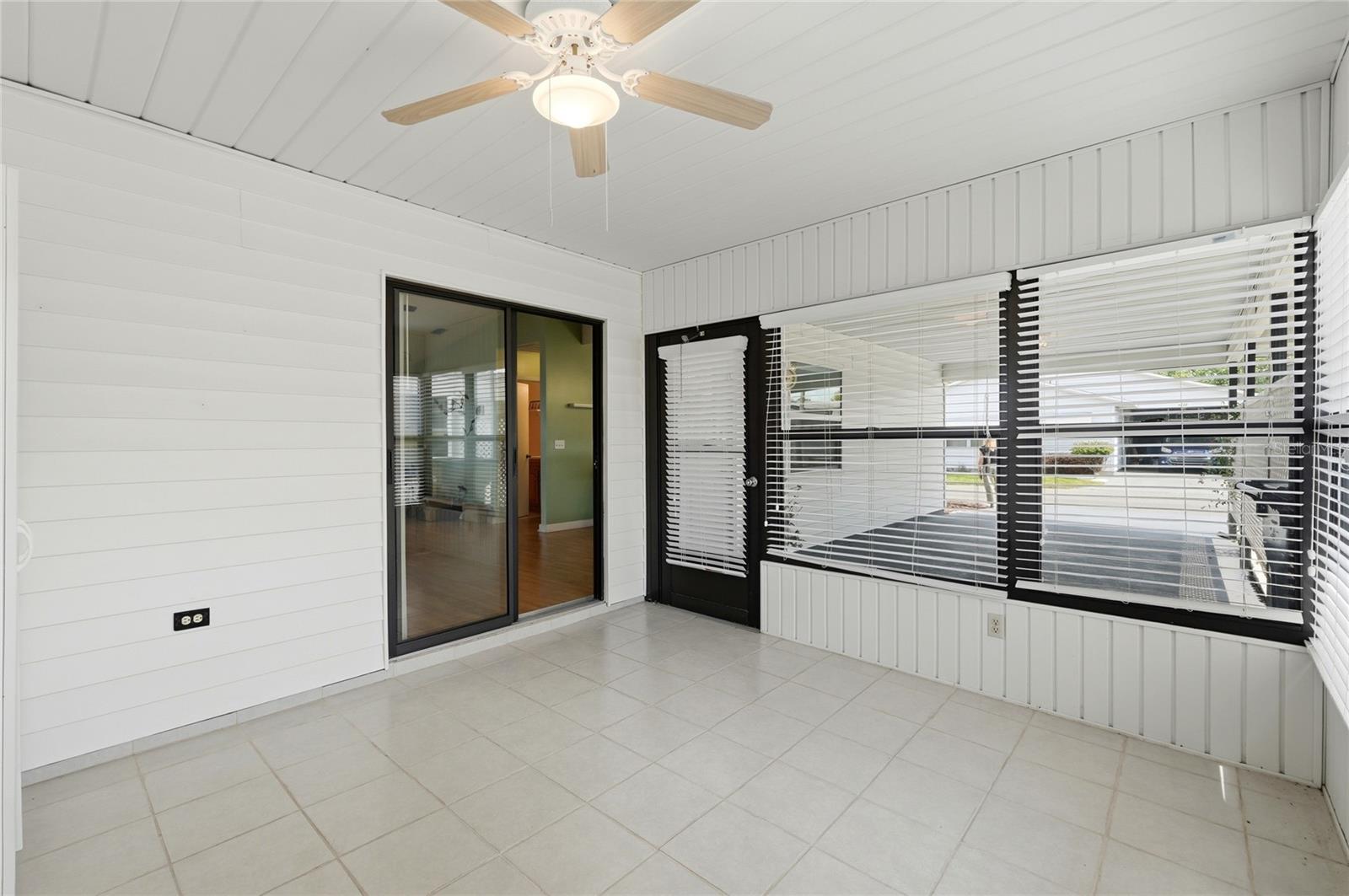 COLONNADES PH 01 - Residential