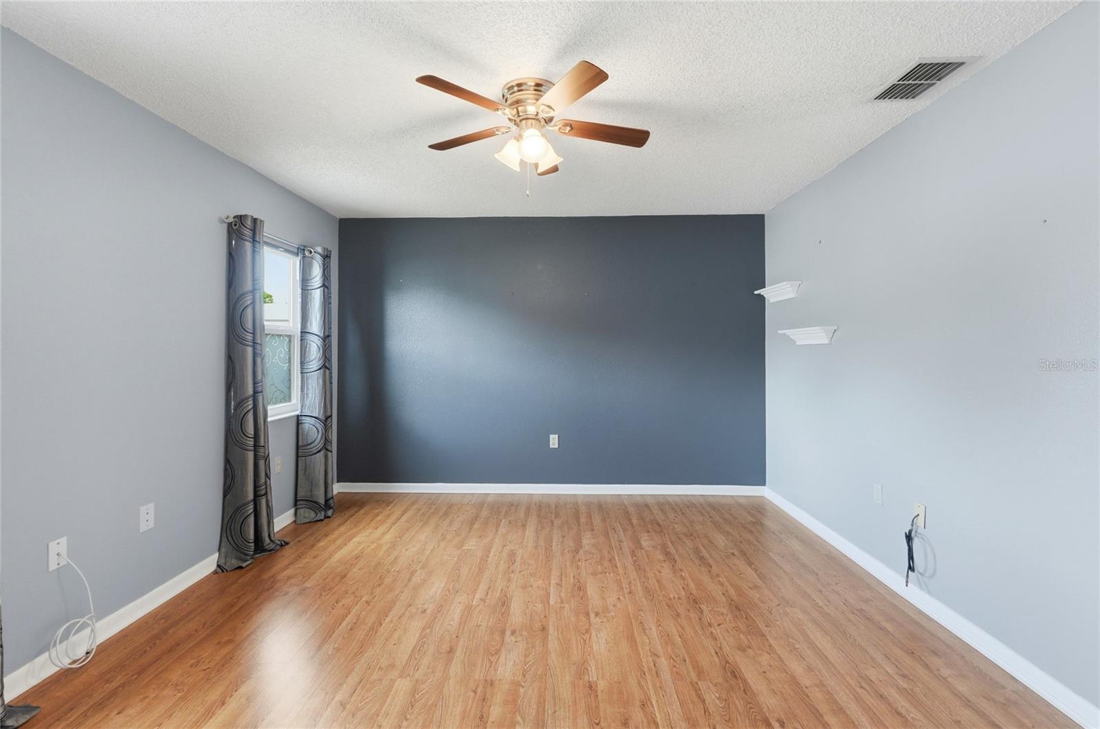 COLONNADES PH 01 - Residential